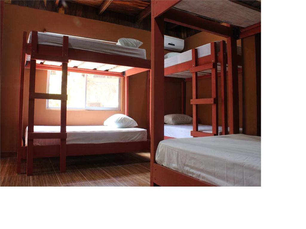 Coral Reef Surf Hostel And Camp Ταμαρίντο Δωμάτιο φωτογραφία