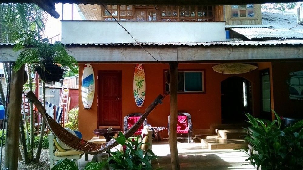 Coral Reef Surf Hostel And Camp Ταμαρίντο Εξωτερικό φωτογραφία