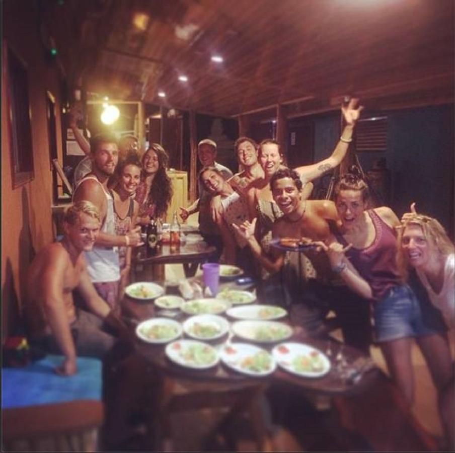Coral Reef Surf Hostel And Camp Ταμαρίντο Εξωτερικό φωτογραφία